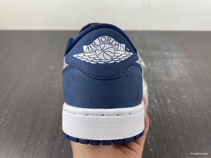 Navy Jordan Low Midnight CJ7891-400 1 SB 1106